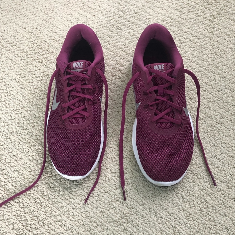 LIKE NEW Nike Sneakers